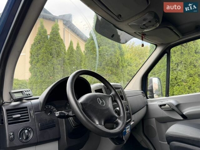 Синий Мерседес Sprinter, объемом двигателя 2.2 л и пробегом 272 тыс. км за 19200 $, фото 62 на Automoto.ua