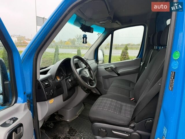 Синий Мерседес Sprinter, объемом двигателя 2.14 л и пробегом 540 тыс. км за 15000 $, фото 7 на Automoto.ua