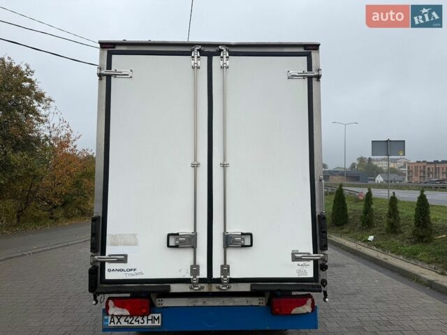 Синий Мерседес Sprinter, объемом двигателя 2.14 л и пробегом 540 тыс. км за 15000 $, фото 6 на Automoto.ua