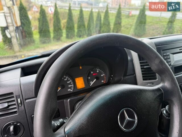 Синий Мерседес Sprinter, объемом двигателя 2.14 л и пробегом 540 тыс. км за 15000 $, фото 8 на Automoto.ua