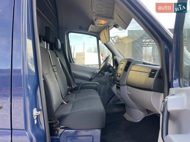 Синий Мерседес Sprinter, объемом двигателя 2.2 л и пробегом 424 тыс. км за 18950 $, фото 13 на Automoto.ua