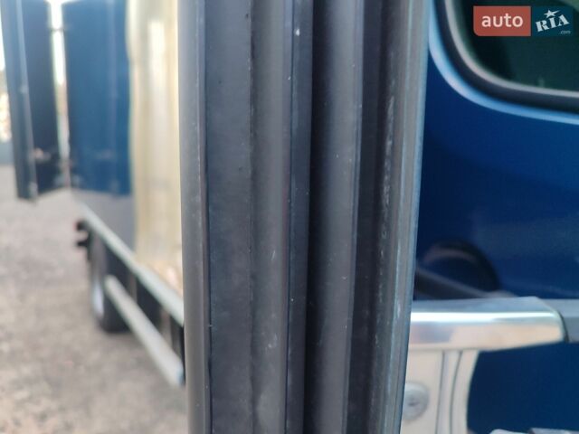 Синий Мерседес Sprinter, объемом двигателя 2.1 л и пробегом 277 тыс. км за 21900 $, фото 17 на Automoto.ua