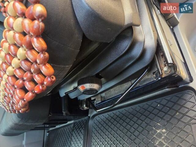 Синий Мерседес Sprinter, объемом двигателя 3 л и пробегом 377 тыс. км за 29999 $, фото 14 на Automoto.ua