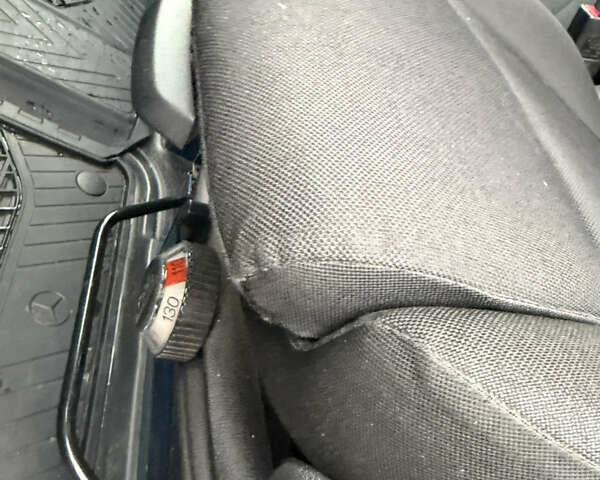 Синий Мерседес Sprinter, объемом двигателя 2.99 л и пробегом 173 тыс. км за 49500 $, фото 22 на Automoto.ua