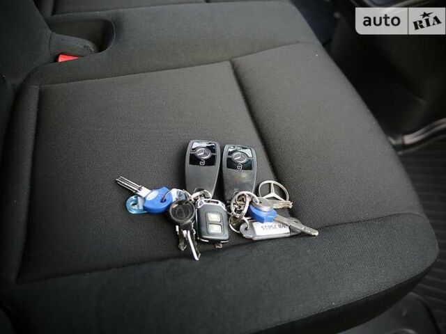 Синий Мерседес Sprinter, объемом двигателя 2.1 л и пробегом 419 тыс. км за 32500 $, фото 12 на Automoto.ua