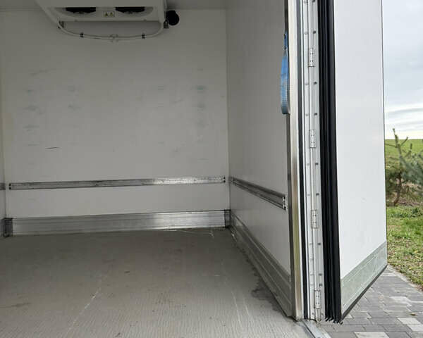 Синий Мерседес Sprinter, объемом двигателя 2.99 л и пробегом 173 тыс. км за 49500 $, фото 40 на Automoto.ua