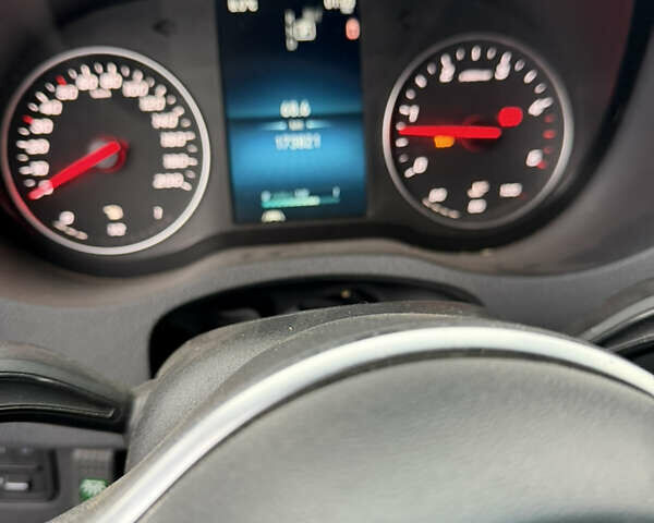 Синий Мерседес Sprinter, объемом двигателя 2.99 л и пробегом 173 тыс. км за 49500 $, фото 16 на Automoto.ua