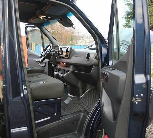 Синий Мерседес Sprinter, объемом двигателя 2.1 л и пробегом 419 тыс. км за 32500 $, фото 65 на Automoto.ua