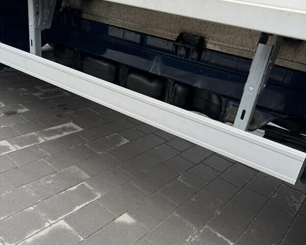 Синий Мерседес Sprinter, объемом двигателя 2.99 л и пробегом 173 тыс. км за 49500 $, фото 28 на Automoto.ua