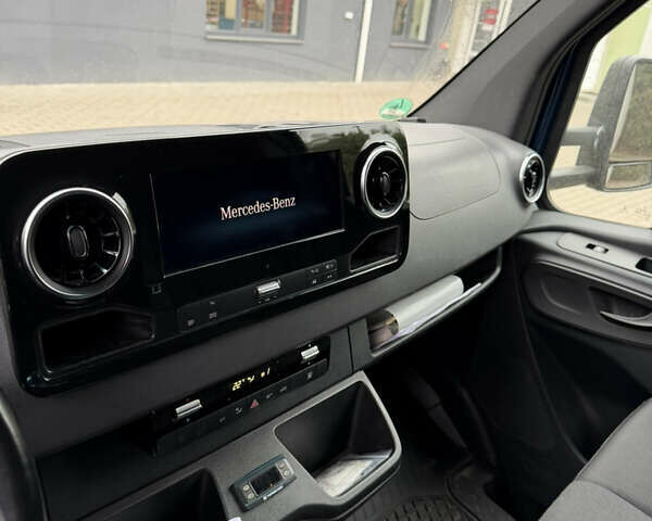 Синий Мерседес Sprinter, объемом двигателя 2.99 л и пробегом 173 тыс. км за 49500 $, фото 19 на Automoto.ua