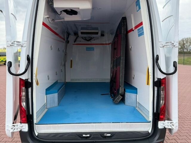 Синій Мерседес Sprinter, об'ємом двигуна 2.1 л та пробігом 398 тис. км за 27700 $, фото 15 на Automoto.ua