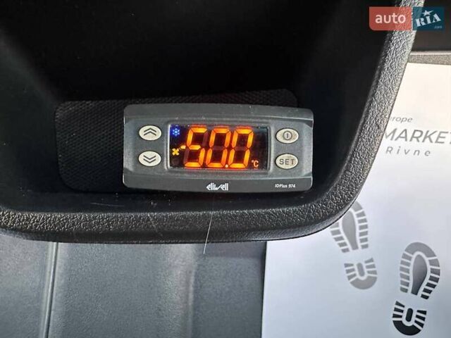 Синий Мерседес Sprinter, объемом двигателя 2.2 л и пробегом 150 тыс. км за 34800 $, фото 36 на Automoto.ua