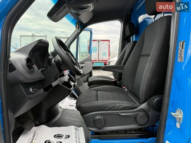 Синий Мерседес Sprinter, объемом двигателя 2.2 л и пробегом 168 тыс. км за 26900 $, фото 43 на Automoto.ua