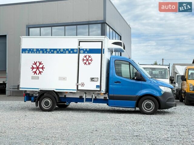 Синий Мерседес Sprinter, объемом двигателя 2.2 л и пробегом 168 тыс. км за 26900 $, фото 1 на Automoto.ua