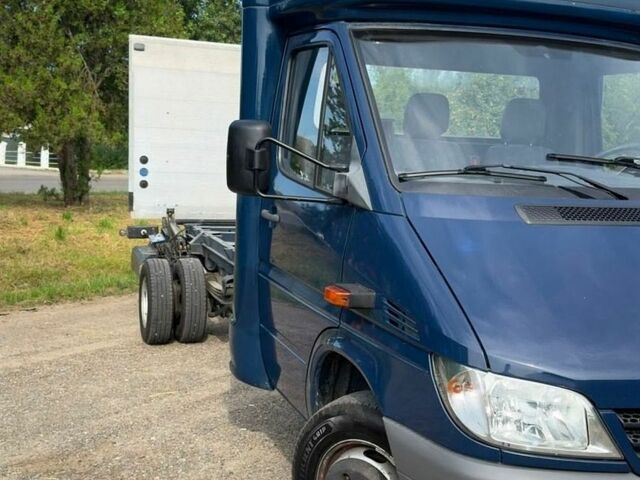 Синий Мерседес Sprinter, объемом двигателя 2.69 л и пробегом 151 тыс. км за 22300 $, фото 2 на Automoto.ua