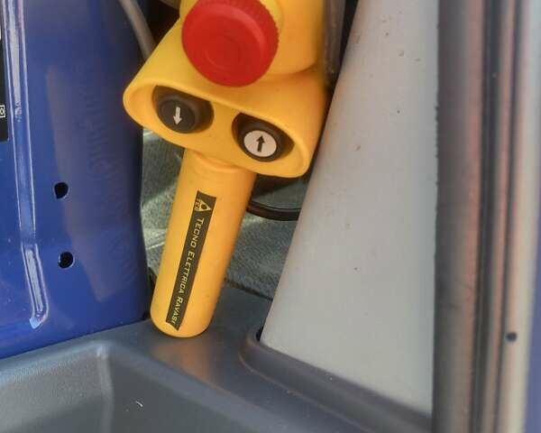 Синій Мерседес Sprinter, об'ємом двигуна 2.7 л та пробігом 264 тис. км за 27500 $, фото 49 на Automoto.ua
