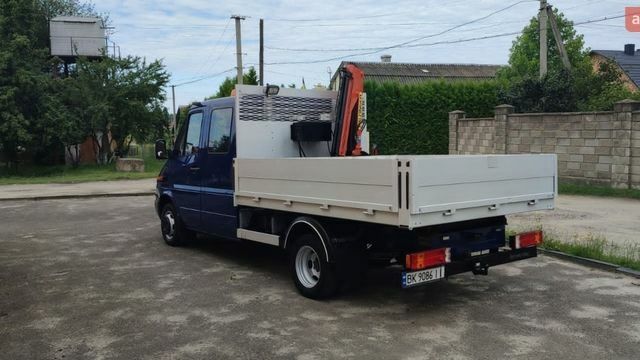 Синій Мерседес Sprinter, об'ємом двигуна 2.7 л та пробігом 265 тис. км за 27800 $, фото 4 на Automoto.ua