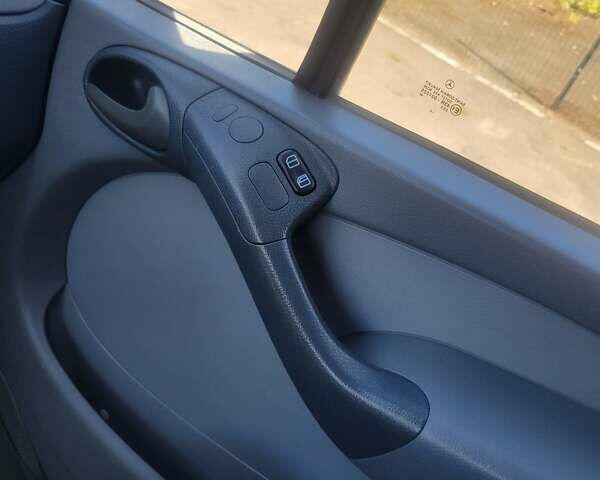 Синій Мерседес Sprinter, об'ємом двигуна 2.7 л та пробігом 264 тис. км за 27500 $, фото 43 на Automoto.ua