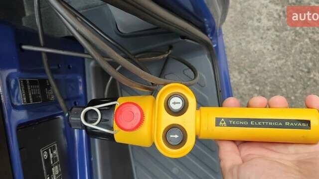 Синій Мерседес Sprinter, об'ємом двигуна 2.7 л та пробігом 264 тис. км за 27700 $, фото 41 на Automoto.ua