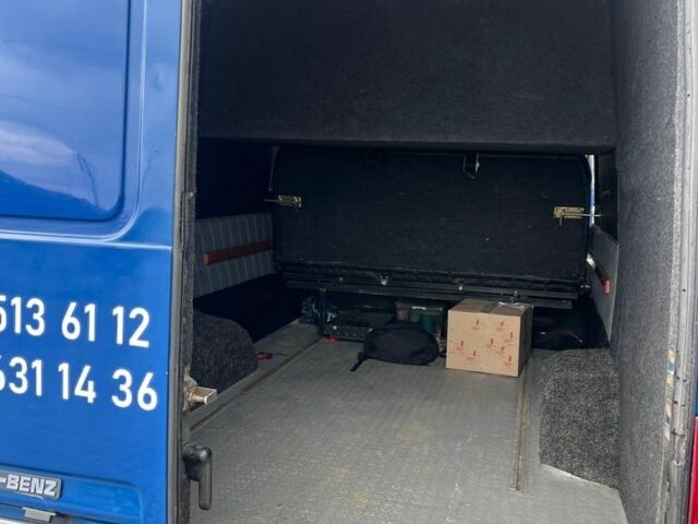Синій Мерседес Sprinter, об'ємом двигуна 2.69 л та пробігом 810 тис. км за 11000 $, фото 10 на Automoto.ua