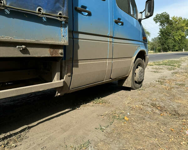 Синий Мерседес Sprinter, объемом двигателя 2.15 л и пробегом 560 тыс. км за 10000 $, фото 8 на Automoto.ua