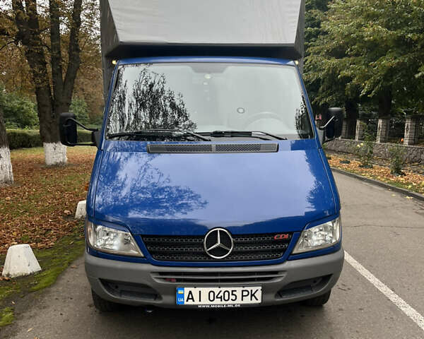 Синий Мерседес Sprinter, объемом двигателя 2.15 л и пробегом 400 тыс. км за 16300 $, фото 4 на Automoto.ua