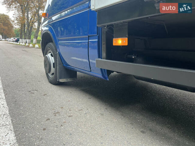 Синий Мерседес Sprinter, объемом двигателя 2.15 л и пробегом 400 тыс. км за 16300 $, фото 12 на Automoto.ua