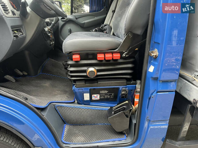 Синий Мерседес Sprinter, объемом двигателя 2.15 л и пробегом 400 тыс. км за 16300 $, фото 19 на Automoto.ua