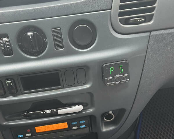 Синий Мерседес Sprinter, объемом двигателя 2.15 л и пробегом 400 тыс. км за 16300 $, фото 1 на Automoto.ua