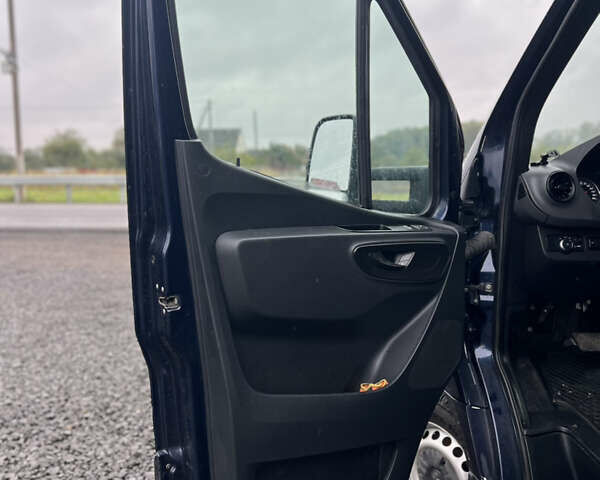 Синій Мерседес Sprinter, об'ємом двигуна 3 л та пробігом 170 тис. км за 29999 $, фото 23 на Automoto.ua