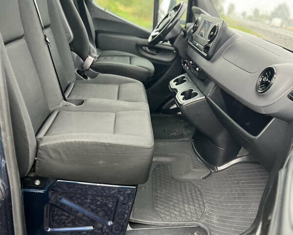 Синій Мерседес Sprinter, об'ємом двигуна 3 л та пробігом 170 тис. км за 29999 $, фото 43 на Automoto.ua