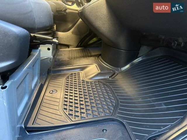 Синий Мерседес Sprinter, объемом двигателя 2.2 л и пробегом 274 тыс. км за 21950 $, фото 70 на Automoto.ua