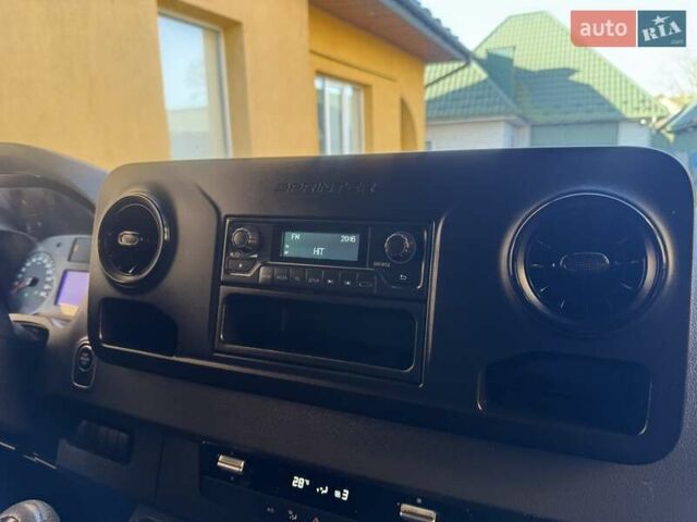 Синий Мерседес Sprinter, объемом двигателя 2.2 л и пробегом 274 тыс. км за 21950 $, фото 76 на Automoto.ua