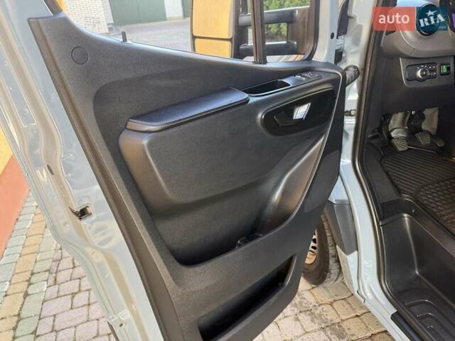 Синий Мерседес Sprinter, объемом двигателя 2.2 л и пробегом 274 тыс. км за 21950 $, фото 46 на Automoto.ua