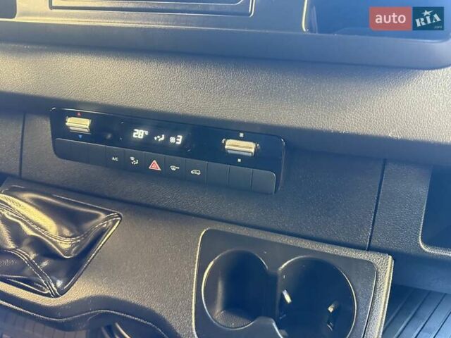 Синий Мерседес Sprinter, объемом двигателя 2.2 л и пробегом 274 тыс. км за 21950 $, фото 72 на Automoto.ua