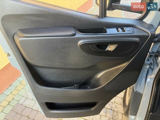 Синий Мерседес Sprinter, объемом двигателя 2.2 л и пробегом 274 тыс. км за 21950 $, фото 45 на Automoto.ua
