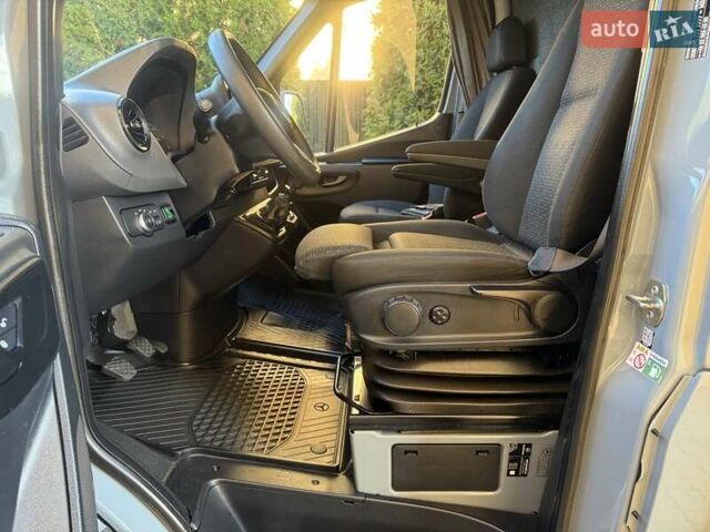 Синий Мерседес Sprinter, объемом двигателя 2.2 л и пробегом 274 тыс. км за 21950 $, фото 49 на Automoto.ua