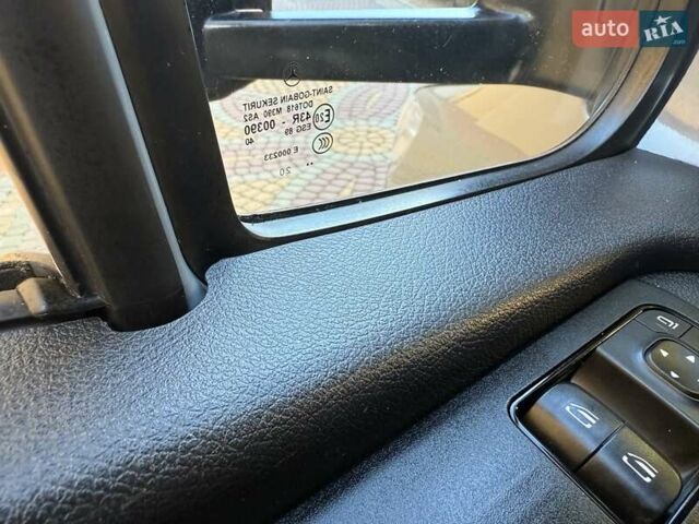 Синий Мерседес Sprinter, объемом двигателя 2.2 л и пробегом 274 тыс. км за 21950 $, фото 50 на Automoto.ua