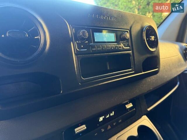 Синий Мерседес Sprinter, объемом двигателя 2.2 л и пробегом 274 тыс. км за 21950 $, фото 57 на Automoto.ua