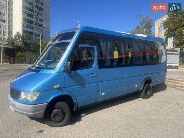 Мерседес Sprinter 1999 в Харькове на Automoto.ua Синий Мерседес Sprinter, объемом двигателя 2.87 л и пробегом 869 тыс. км за 18000 $, фото 9 на Automoto.ua