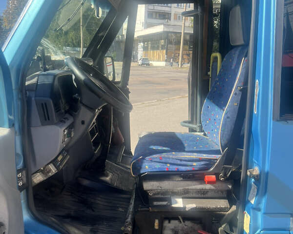 Мерседес Sprinter 1999 в Харькове на Automoto.ua Синий Мерседес Sprinter, объемом двигателя 2.87 л и пробегом 869 тыс. км за 18000 $, фото 10 на Automoto.ua