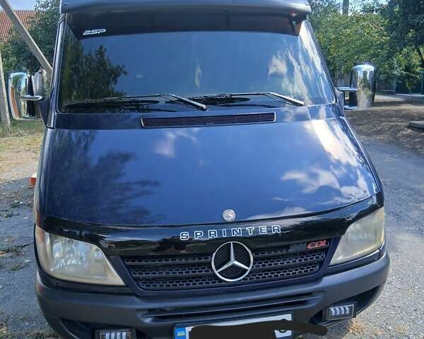 Синий Мерседес Sprinter, объемом двигателя 0 л и пробегом 370 тыс. км за 10700 $, фото 6 на Automoto.ua