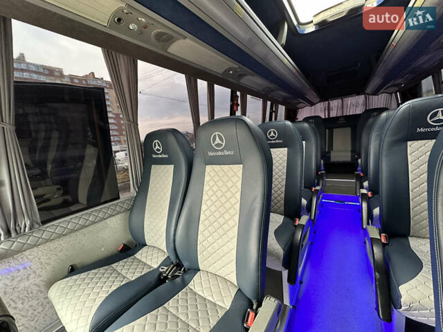 Синий Мерседес Sprinter, объемом двигателя 2.69 л и пробегом 560 тыс. км за 35000 $, фото 6 на Automoto.ua