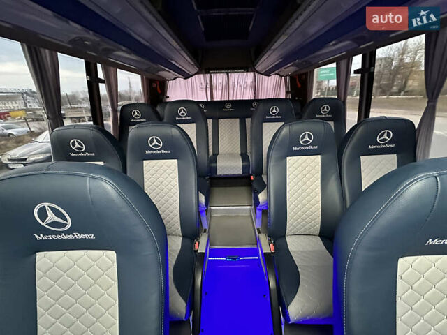 Синий Мерседес Sprinter, объемом двигателя 2.69 л и пробегом 560 тыс. км за 35000 $, фото 5 на Automoto.ua