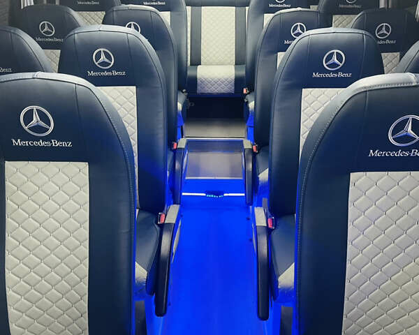 Синий Мерседес Sprinter, объемом двигателя 2.69 л и пробегом 560 тыс. км за 35000 $, фото 13 на Automoto.ua