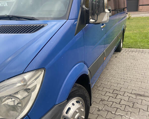 Синий Мерседес Sprinter, объемом двигателя 2.15 л и пробегом 400 тыс. км за 21000 $, фото 4 на Automoto.ua