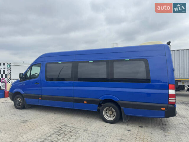Синий Мерседес Sprinter, объемом двигателя 2.14 л и пробегом 500 тыс. км за 28900 $, фото 2 на Automoto.ua