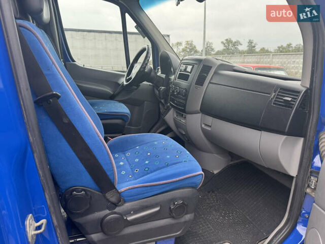 Синий Мерседес Sprinter, объемом двигателя 2.14 л и пробегом 500 тыс. км за 28900 $, фото 4 на Automoto.ua