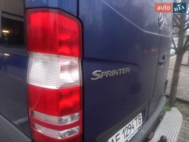 Синий Мерседес Sprinter, объемом двигателя 2.14 л и пробегом 360 тыс. км за 29999 $, фото 3 на Automoto.ua