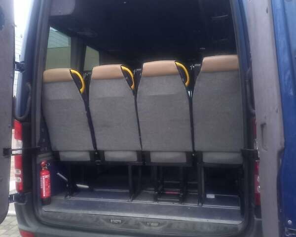 Синий Мерседес Sprinter, объемом двигателя 2.14 л и пробегом 360 тыс. км за 29999 $, фото 4 на Automoto.ua